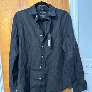 Banana Republic Button up. size M. NWT.